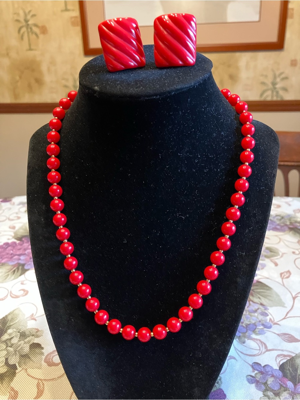 NECKLACE AND CLIP EARRINGS 18”
Art Deco Styled